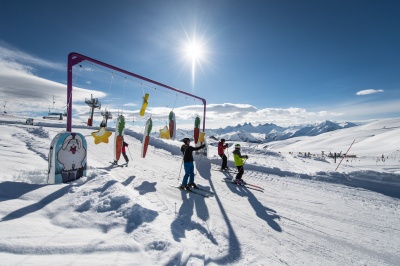 Centrale agence La Toussuire Les Sybelles ski with family