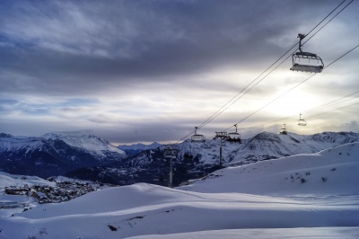 Centrale agence La Toussuire coming by train to La Toussuire