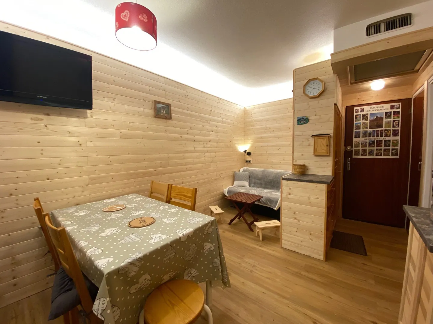 AIG_III_486 / Studio cabin / La Toussuire / 0