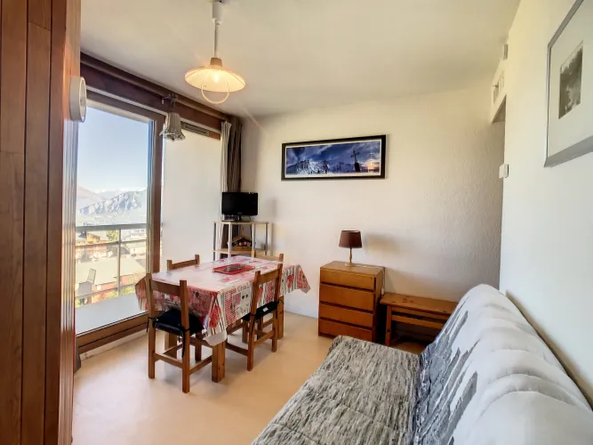 BEL180 / 2 rooms (1 bedroom) / 5 people
