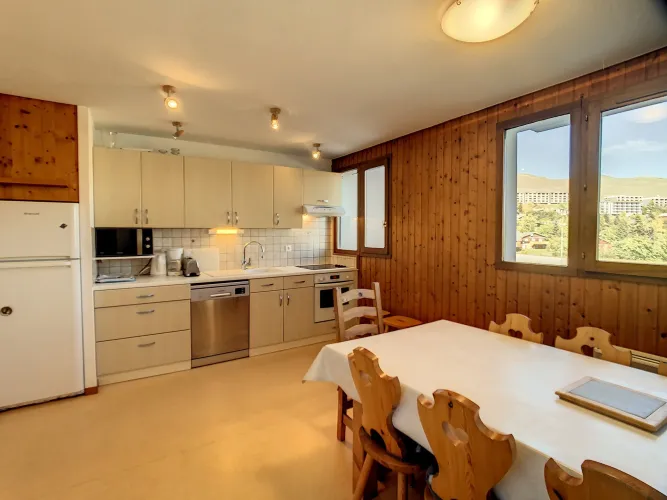VR38 / 4 rooms (3 bedrooms) / 12 people