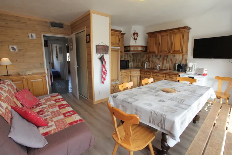 CP_B_141 / 3 rooms (2 bedrooms) / 8 people