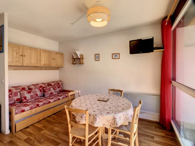 VR372 / 2 rooms (1 bedroom) / 4 people
