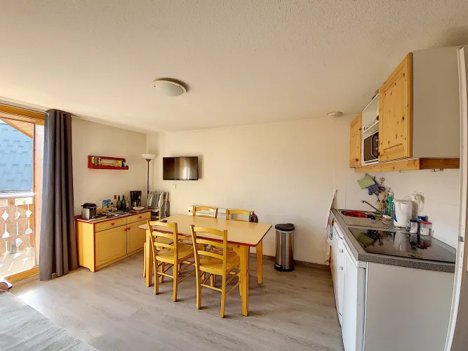 MO18 / 2 rooms (1 bedroom) / 6 people