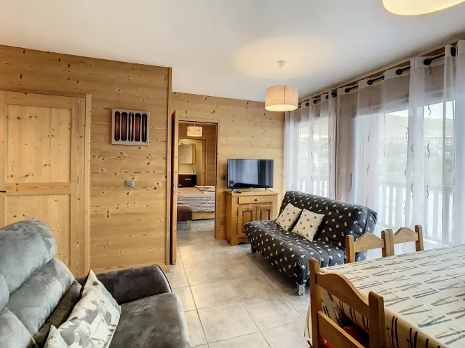 303 / Apartment 6 persons
