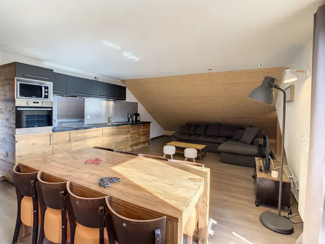 LYS201 / 3 rooms (2 bedrooms) / 6 people