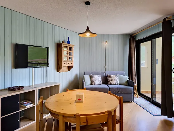 LZ1108 / Studio / 4 people
