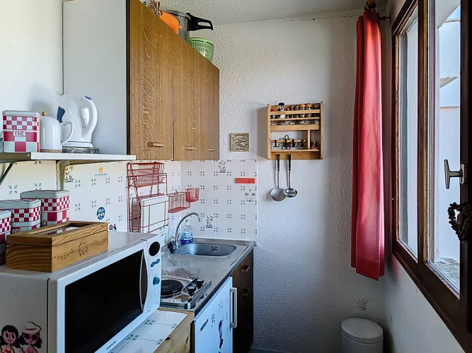 VR367 / Studio / 4 people