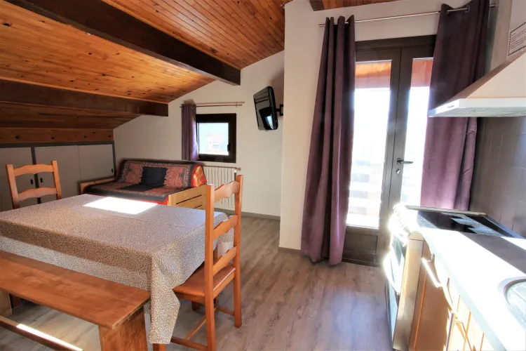 EMBRUNES2 / 3 rooms (2 bedrooms) / 6 people