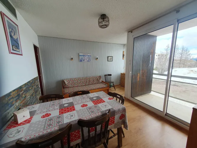 COQ135 / 2 rooms (1 bedroom) / 5 people